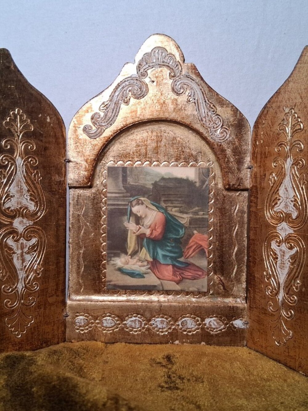 Vtg Italian Florentine Triptych Gold Gilt Adoration Of Christ Mary Madonna 7.5"